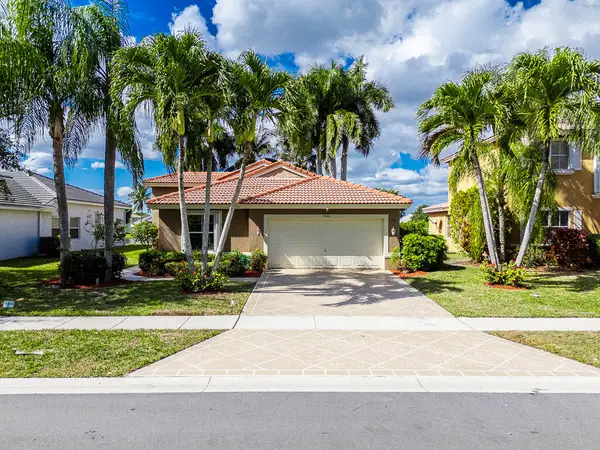 5540 Muirfield Village Circle, Lake Worth, FL 33463