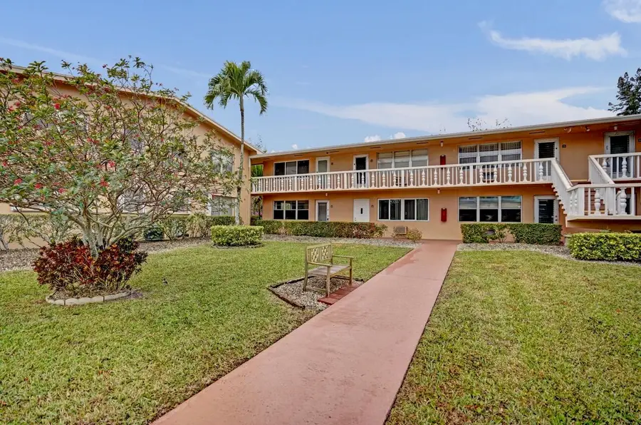 60 Camden C, West Palm Beach, FL 33417 - Image #2