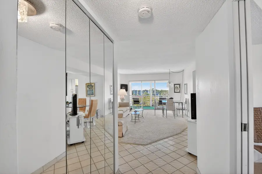 3590 Via Poinciana #616, Lake Worth, FL 33467 - Image #2