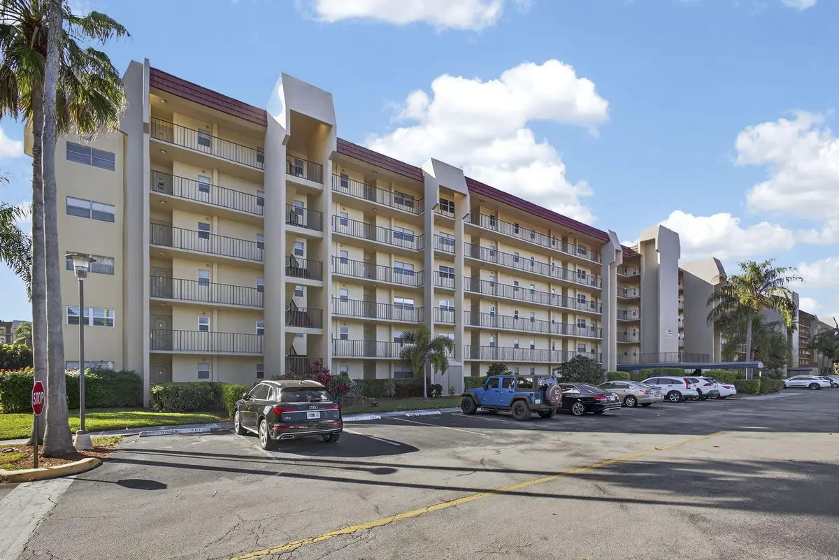 3590 Via Poinciana #202, Lake Worth, FL 33467 - Image #1