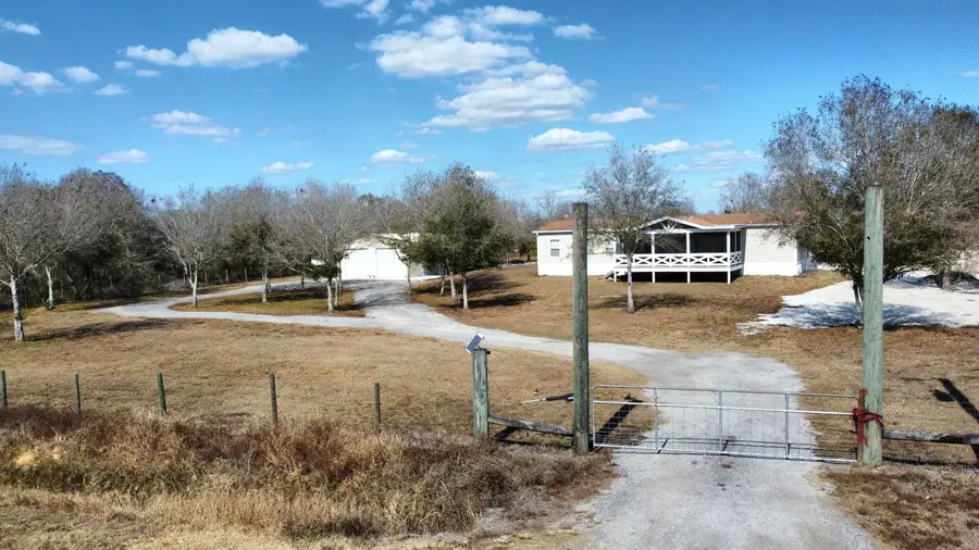 17077 NW 254th Street, Okeechobee, FL 34972 - Image #2