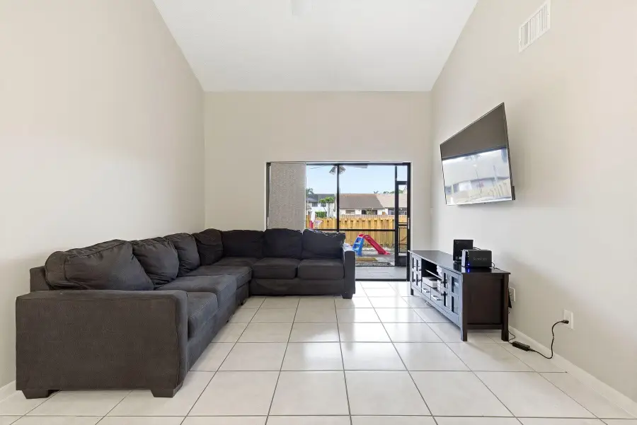 1060 Parkside Green Drive #D, Greenacres, FL 33415 - Image #2