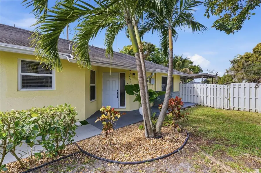 901 SW 111th Way, Davie, FL 33324 - Image #2