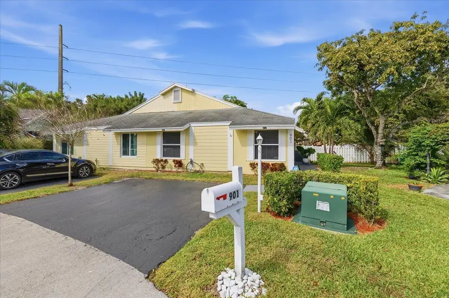 901 SW 111th Way, Davie, FL 33324 - Image #3