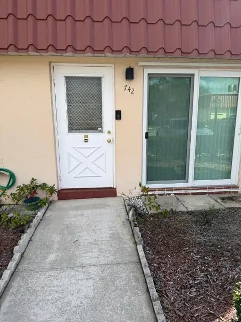 742 Nantucket Circle, Lake Worth, FL 33467 - Image #2