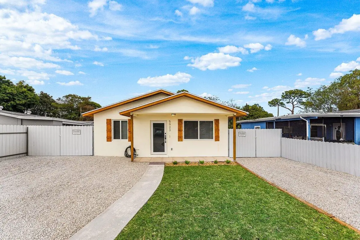 5923 Mango Road, West Palm Beach, FL 33413 - Image #1