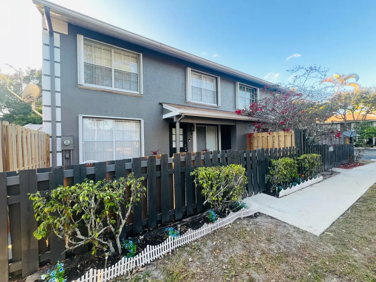 5130 Society Place W #H, West Palm Beach, FL 33415 - Image #1