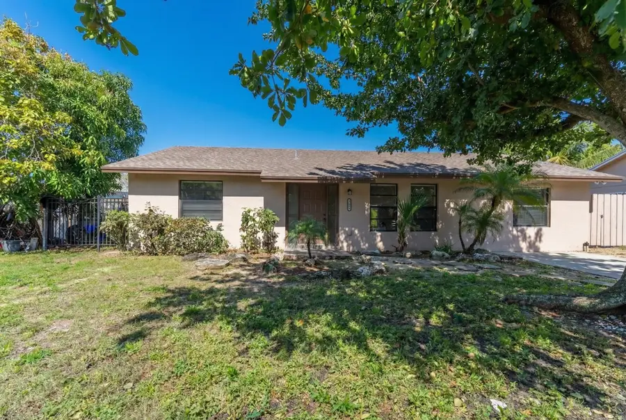 7370 Sunny Hills Terrace, Lake Worth, FL 33462 - Image #2