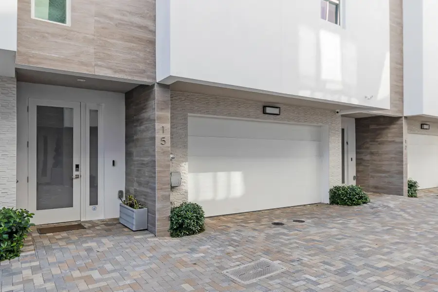 15 SE 11th Avenue, Fort Lauderdale, FL 33301 - #3