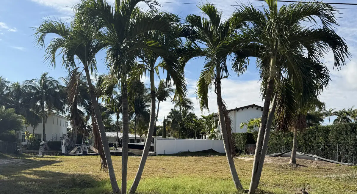 808 NE Bay Cove Street, Boca Raton, FL 33487 - Image #1