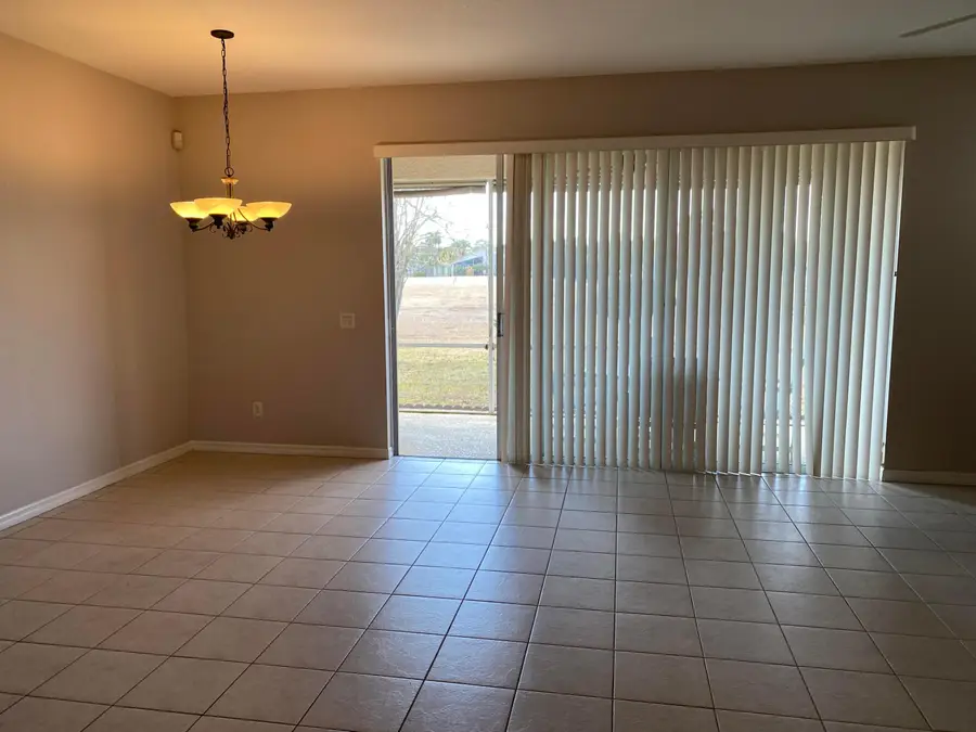 546 Waverly Circle, Port Saint Lucie, FL 34983 - Image #3