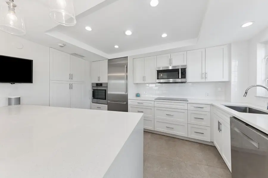 555 SE 6th Avenue #1f, Delray Beach, FL 33483 - Image #2