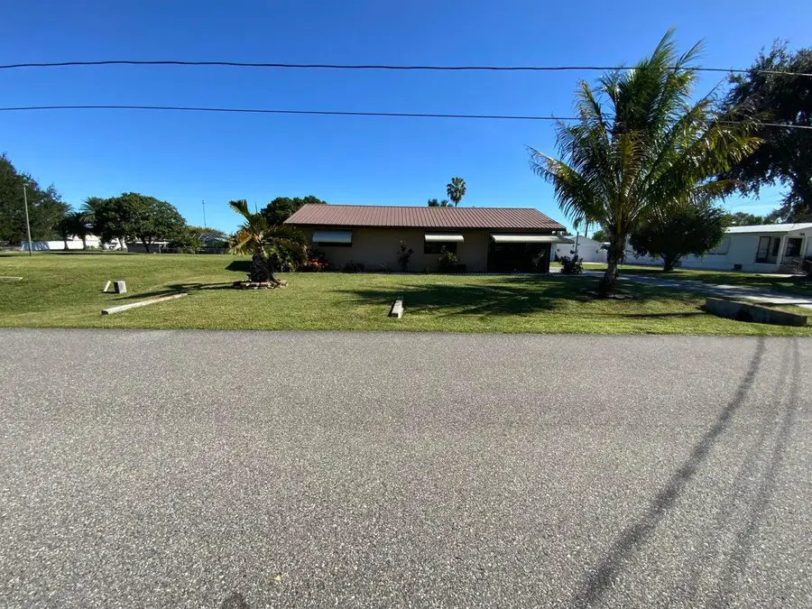 1095 Chobee Loop, Okeechobee, FL 34974 - Image #2