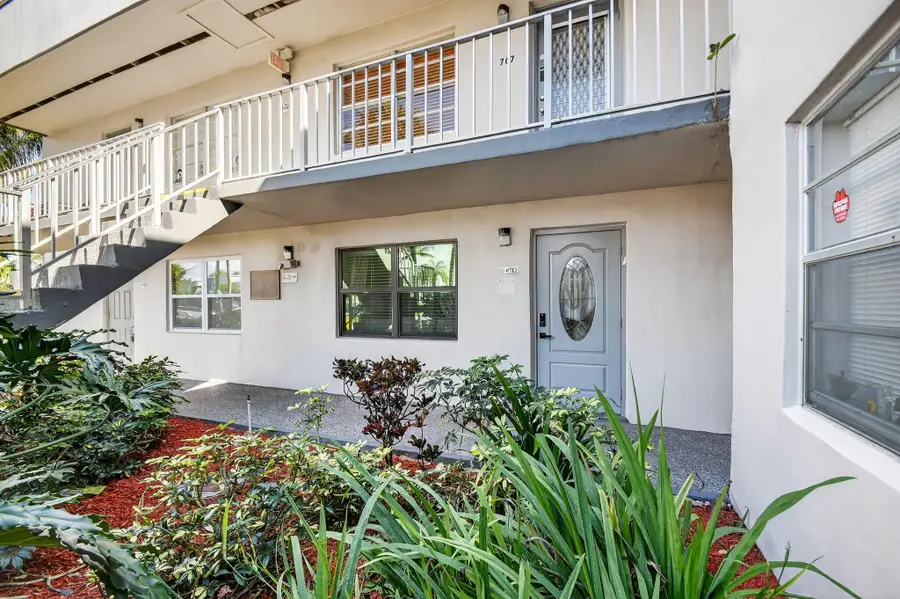 743 Burgundy P, Delray Beach, FL 33484 - #3