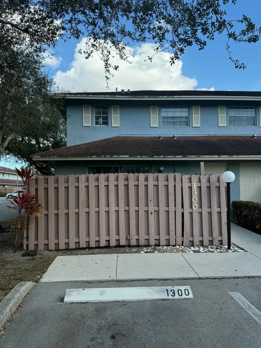 1300 Cypress Way W, Palm Springs, FL 33406 - #3