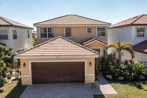 3944 Crescent Creek Drive, Coconut Creek, FL 33073