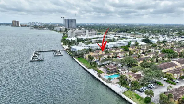 1050 Lake Shore Drive #204, Lake Park, FL 33403