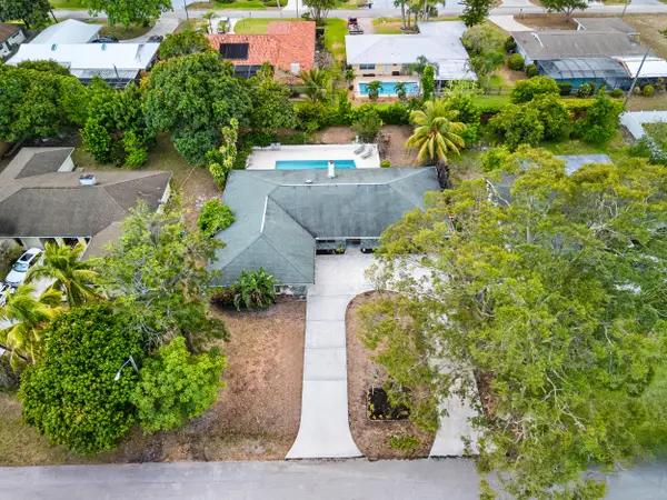 115 NE Caprona Avenue, Port St Lucie, FL 34983