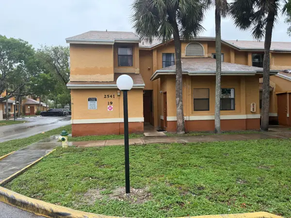 2541 NW 56th Avenue #1-19, Lauderhill, FL 33313