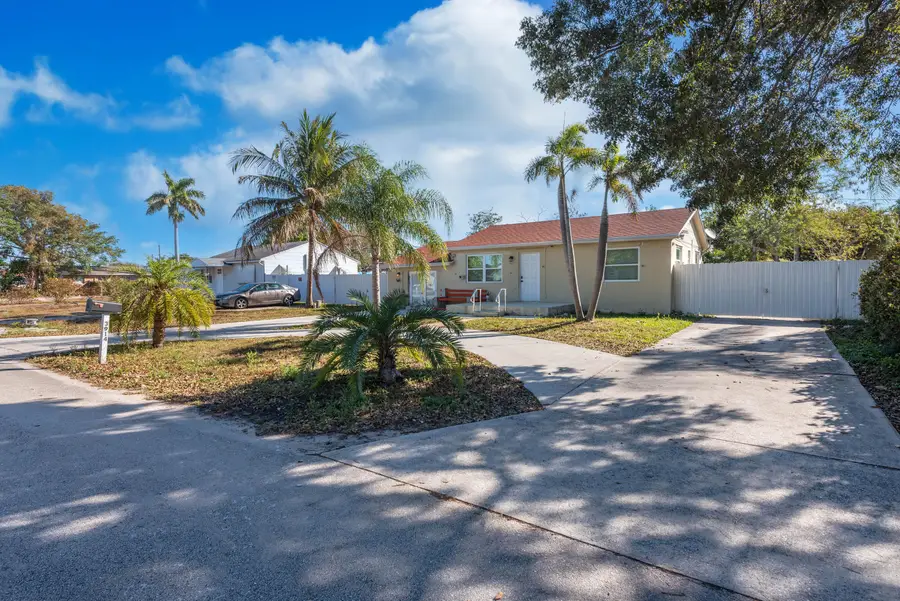 3914 Serubi Avenue, Palm Springs, FL 33461 - #2