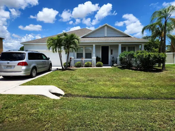 5915 NW Brianna Court, Port St Lucie, FL 34986