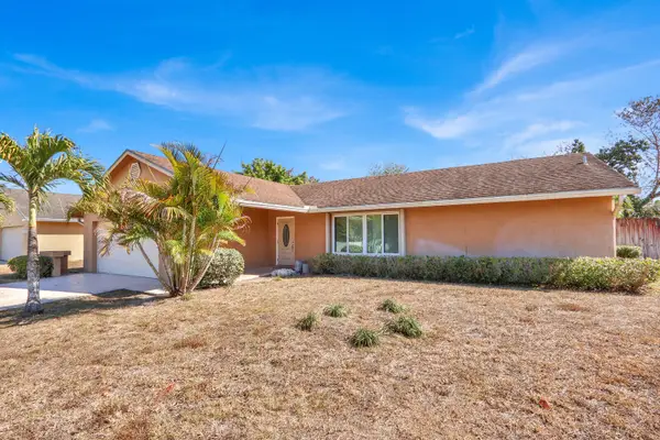 105 Sunflower Circle, West Palm Beach, FL 33411