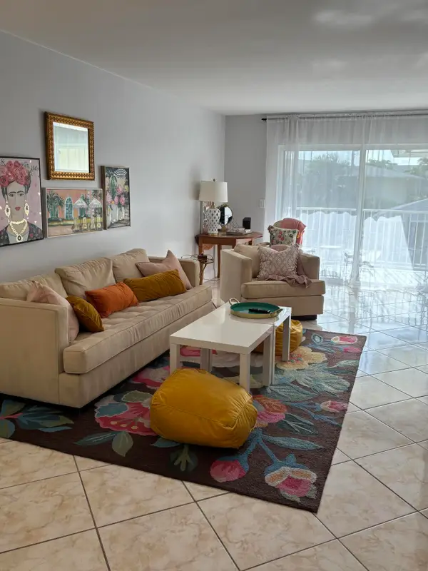 510 Prosperity Farms Road #8b, North Palm Beach, FL 33408