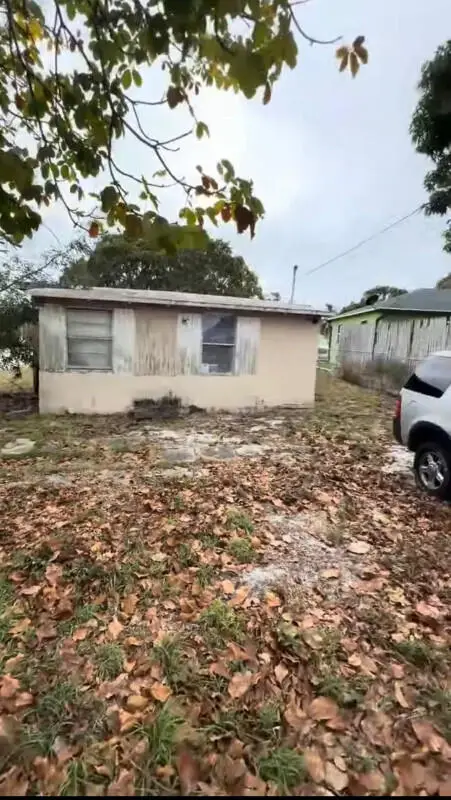 801 39th Court, West Palm Beach, FL 33407 - #2