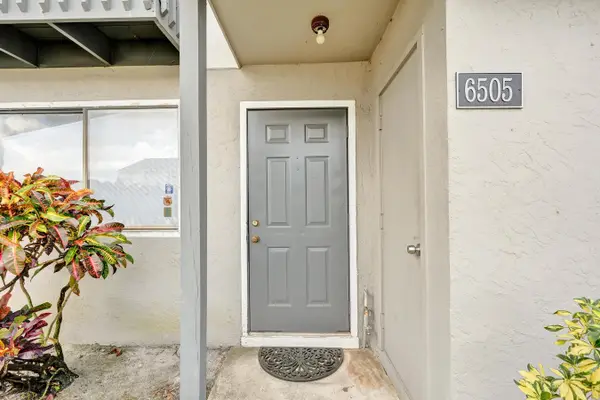 6505 Dockside Circle, Greenacres, FL 33463