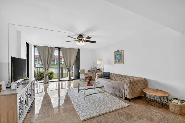 7030 Half Moon Circle #117, Hypoluxo, FL 33462