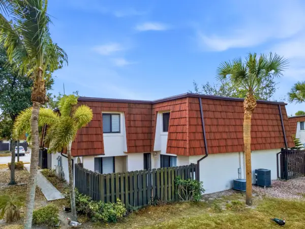 2221 White Pine Circle #B, Greenacres, FL 33415