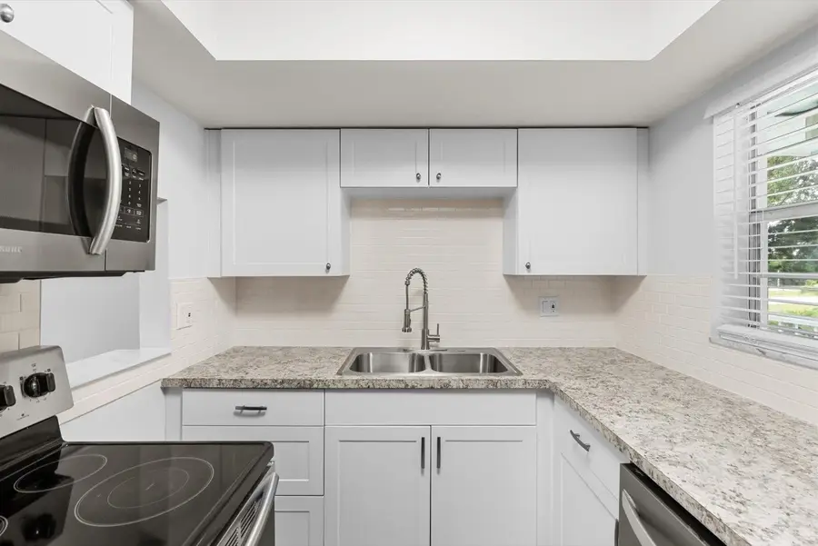 1901 Indian River Boulevard #201, Vero Beach, FL 32960 - #3