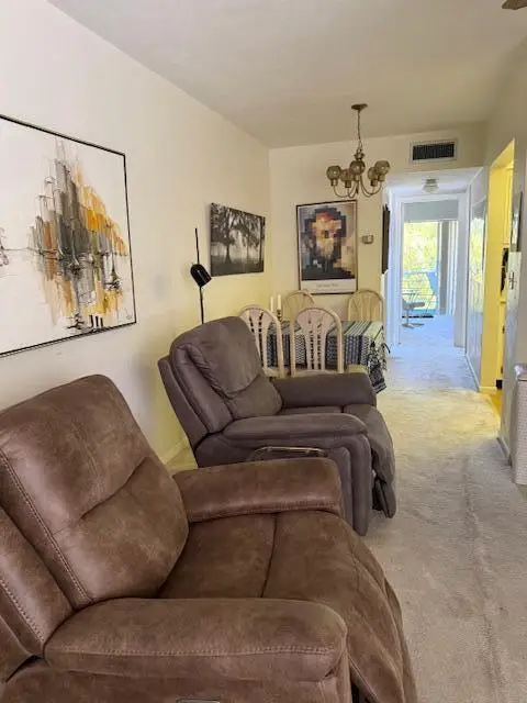 2840 Cynthia Lane #212, Lake Worth Beach, FL 33461