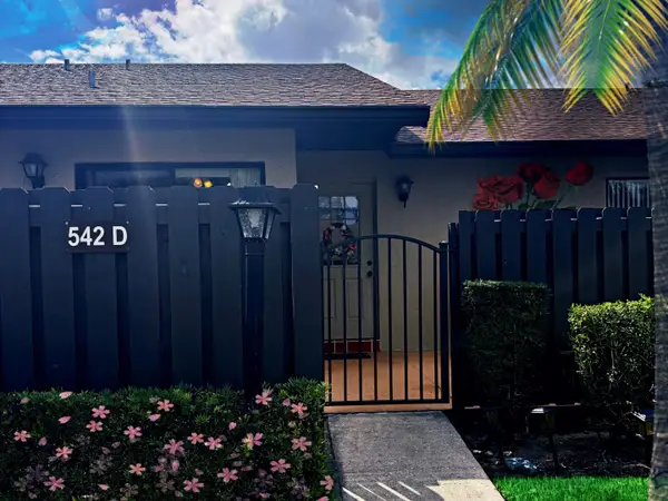 542 Shady Pine Way #D, Greenacres, FL 33415