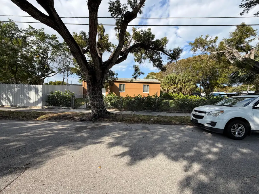 1017 Hampton Road, West Palm Beach, FL 33405 - #2