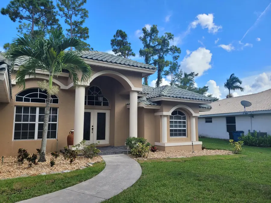 146 Fernwood Crescent, West Palm Beach, FL 33411 - #2