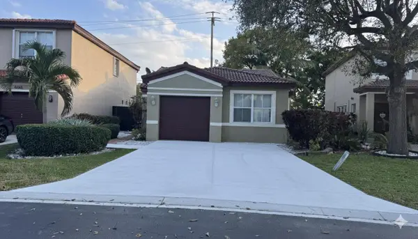 4274 NW 1st Place, Deerfield Beach, FL 33442