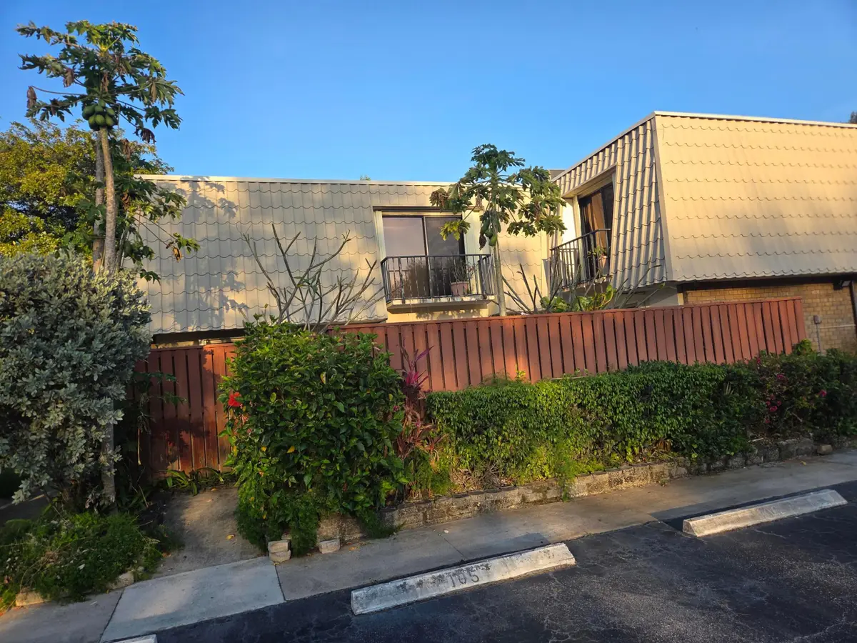 1700 Embassy Drive #512, West Palm Beach, FL 33401 - #1