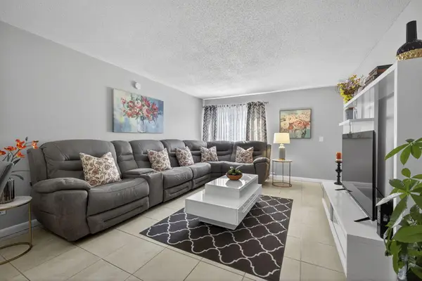 12020 W Greenway Drive #102, West Palm Beach, FL 33411