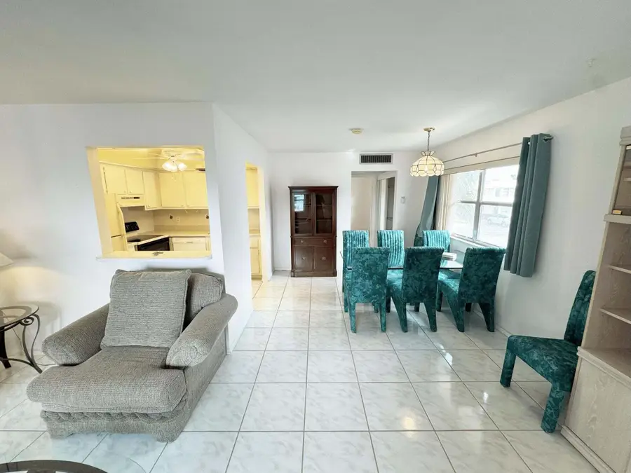 379 Saxony H, Delray Beach, FL 33446 - #3