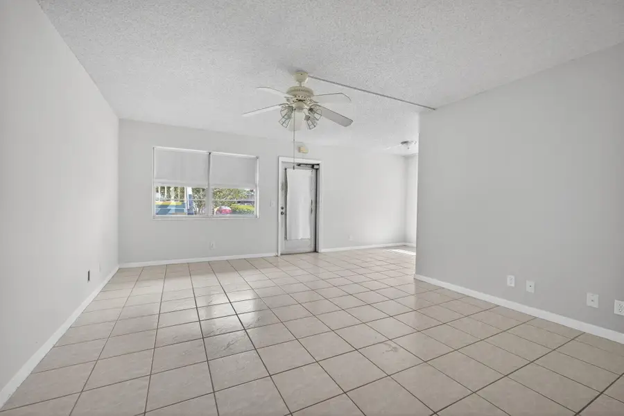 93 Dorchester E, West Palm Beach, FL 33417 - #2