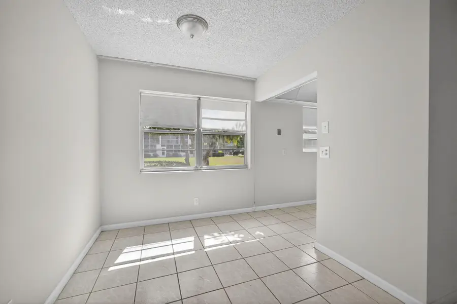 93 Dorchester E, West Palm Beach, FL 33417 - #3