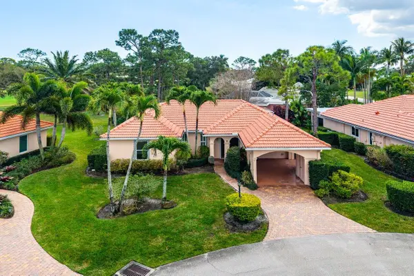 2 Fairway Drive, Boynton Beach, FL 33436