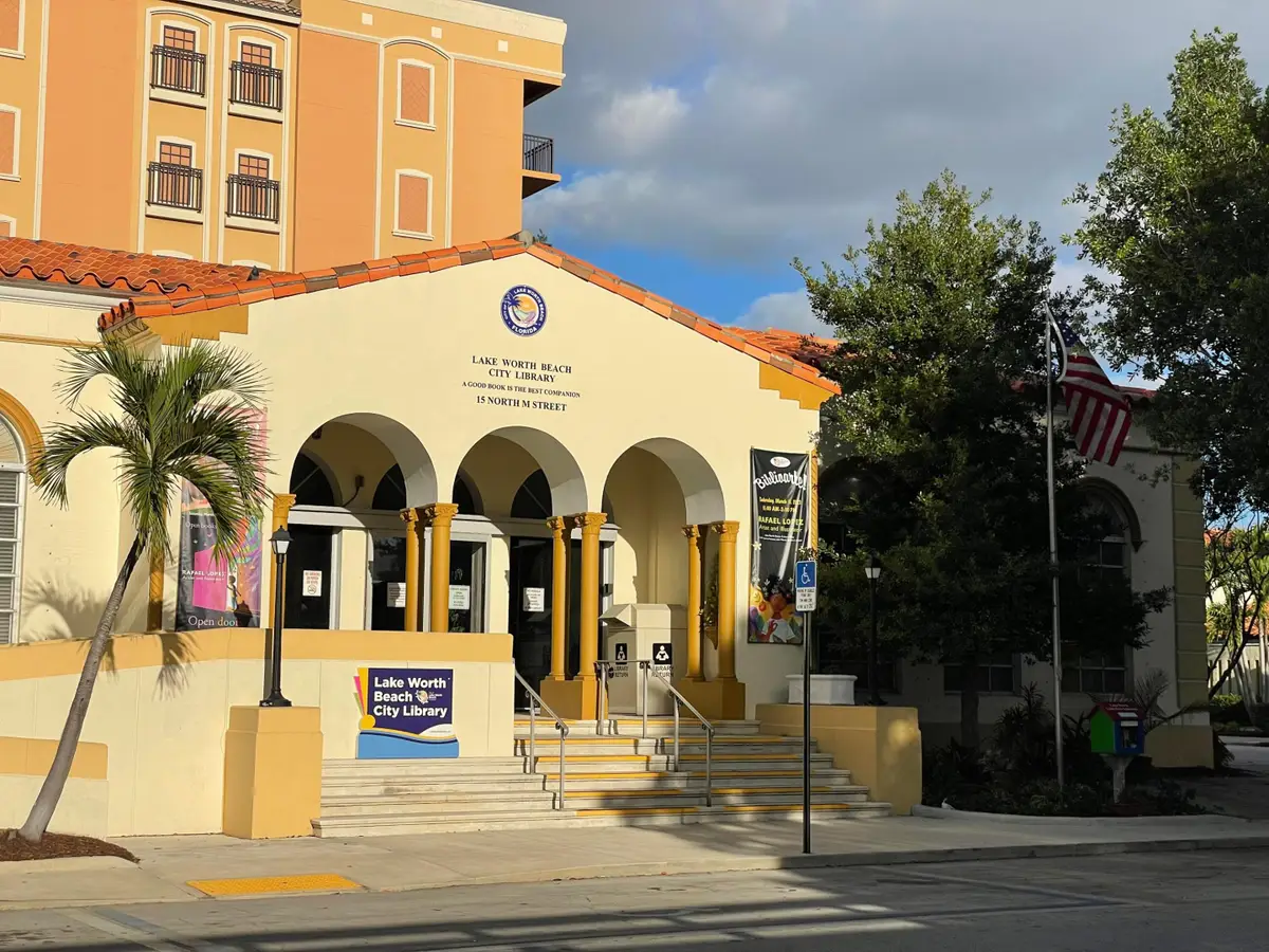 921 S M Street, Lake Worth Beach, FL 33460 - #1