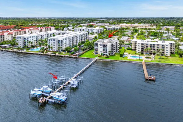 1206 S Lake Drive #203, Lantana, FL 33462