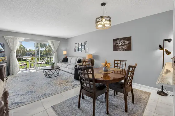 33 Abbey Lane #207, Delray Beach, FL 33446