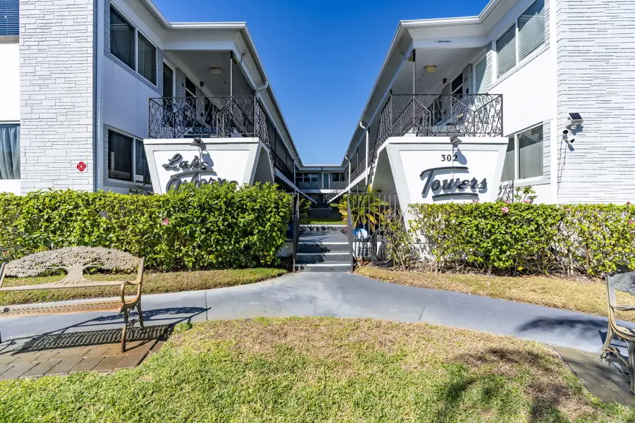 302 Lake Osborne Drive #5, Lake Worth, FL 33461 - #2