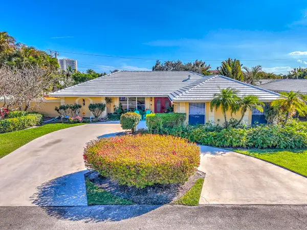 1191 Emerald Lane, West Palm Beach, FL 33404