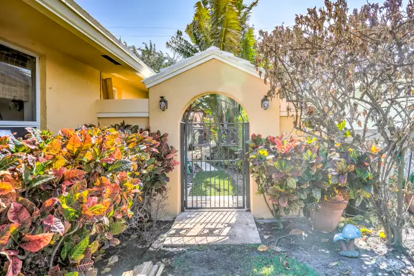 1191 Emerald Drive, Singer Island, FL 33404