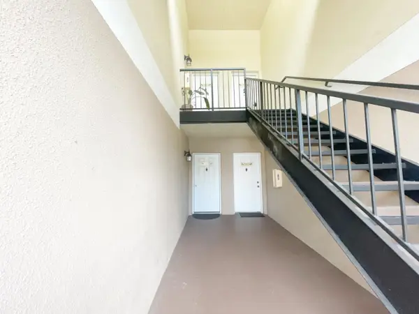 815 W Boynton Beach Boulevard #4-102, Boynton Beach, FL 33426